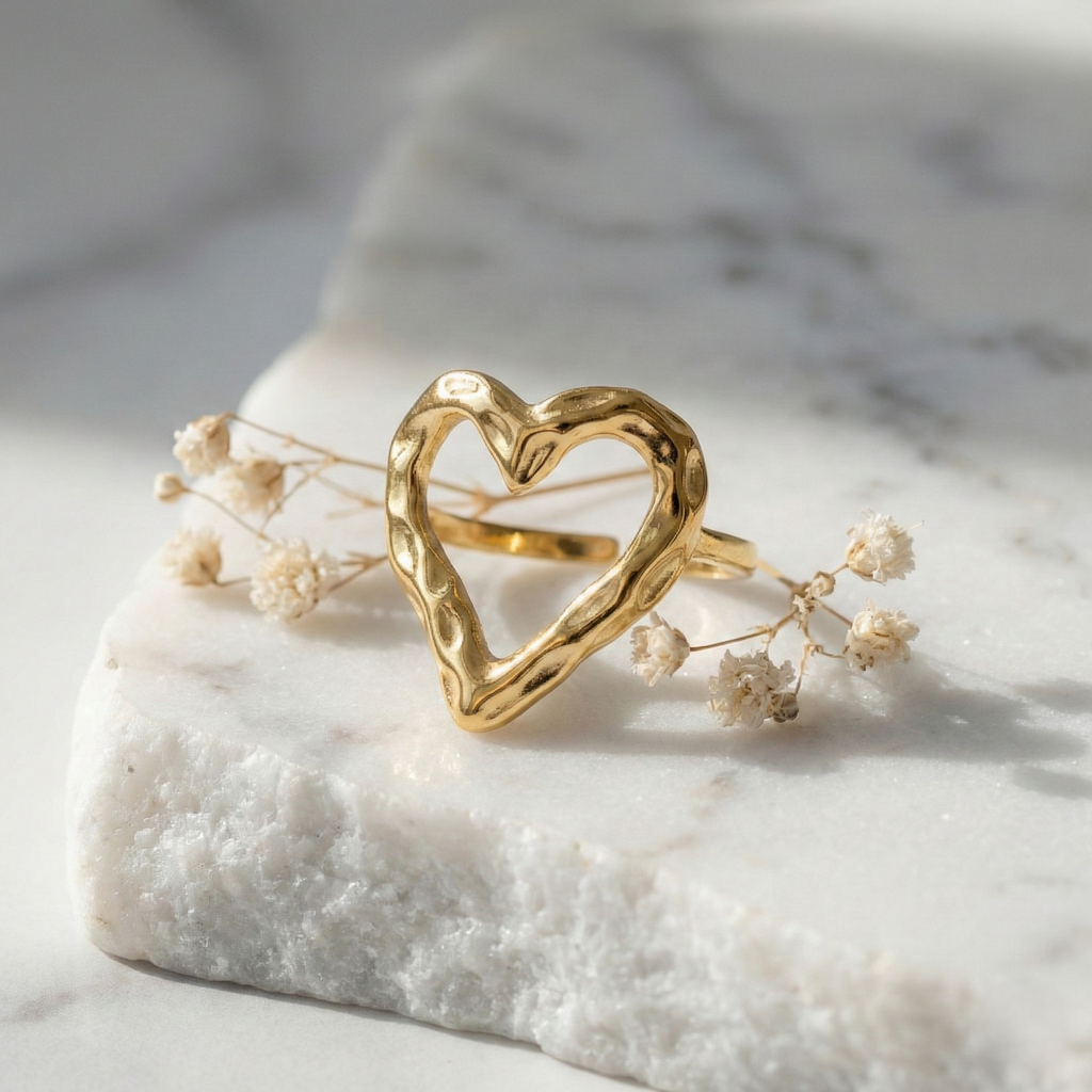 Golden Radiance Hollow Heart Ring