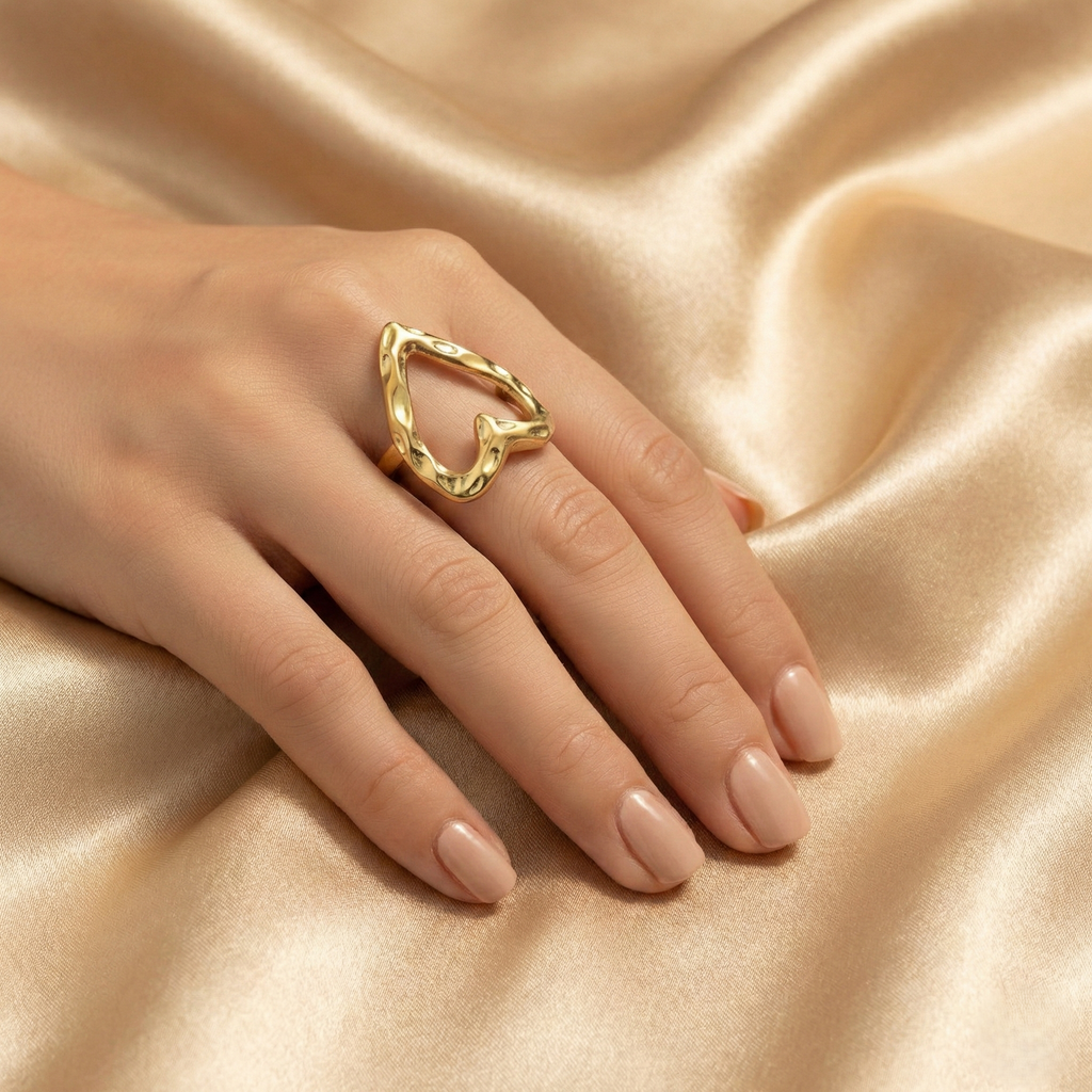 Golden Radiance Hollow Heart Ring
